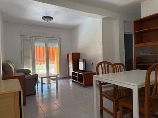 Affitto Appartamento in San Antón. Alquiler piso zona ronda norte, 4 dormitorios, 1 baño, amueblado