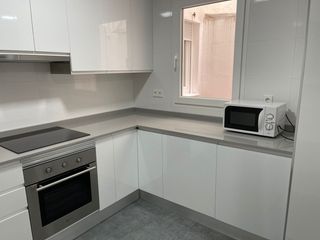 Rent Flat in El Carmen. Alquiler de piso en barrio del carmen sin amueblar.