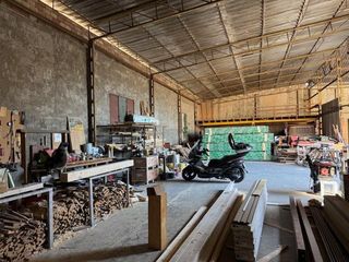 Rent Industrial building in Infante-Juan Manuel. Alquiler nave zona ronda y barrio del progreso, 1700m2.