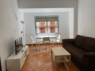 Rent Flat in San Miguel. Alquiler de piso en el centro, zona avenida de la constitución