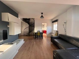 Miete Dachwohnung in El Ranero. Alquiler de áticodúplex en el ranero