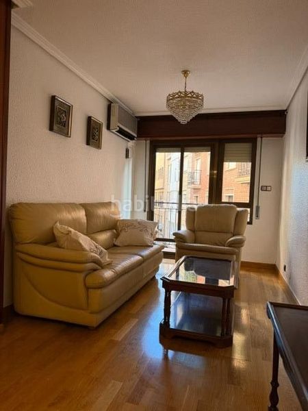 Alquiler Piso  en  San Nicolás. Alquiler piso 4 dormitorios con muebles junto plaza de las flore