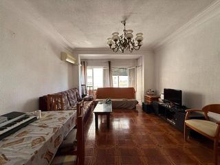 Lloguer Pis a Vistalegre. Amplio piso en alquiler en juan carlos i, junto a la plaza circu