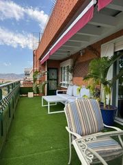 Location Appartement à El Carmen. Alquiler de ático en la avenida del rio segura