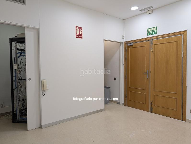 Foto 5fb7a342-8fe4-4476-9ed0-5c5278fc9c49. Affitto locale commerciale in ronda universitat 16 in Barcelona