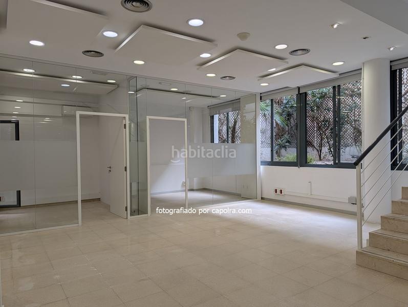 Foto 41d6a4da-7edd-447c-bc60-cd40cf79ab7f. Lloguer local comercial a ronda universitat 16 a Barcelona