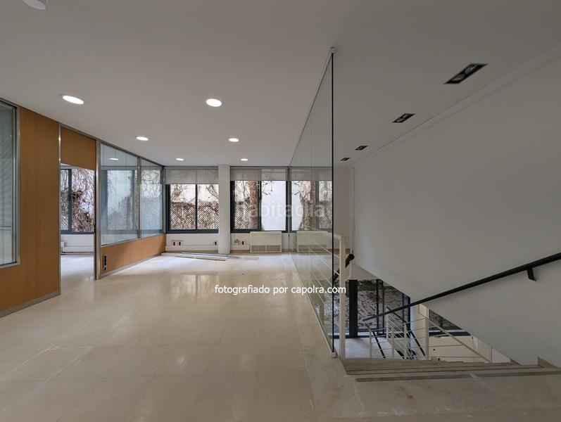 Foto 53ef812c-4f92-47a9-bd4c-c7b7cbceced8. Lloguer local comercial a ronda universitat 16 a Barcelona