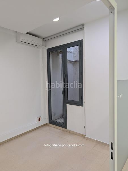 Foto 576856f4-0142-4548-b15c-08f72c1a52d1. Lloguer local comercial a ronda universitat 16 a Barcelona