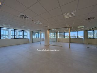 Miete Büro  Frederic mompou. Oficina en alquiler en sant just desvern