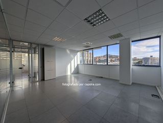 Rent Office space  Frederic mompou. Oficina en alquiler amueblada
