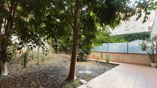 Lloguer Oficina  Dos de maig. Planta baja en alquiler zona sagrada familia