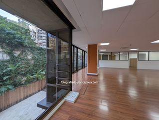 Rent Office space in Valencia 231. Oficina ubicada en la calle valencia entre rambla cataluña y la