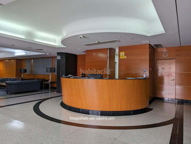 Foto 02e5e8a6-c6ff-43e9-9df8-bd705cb455b1. Bureau dans dels vents 9 dans Montigalà Badalona