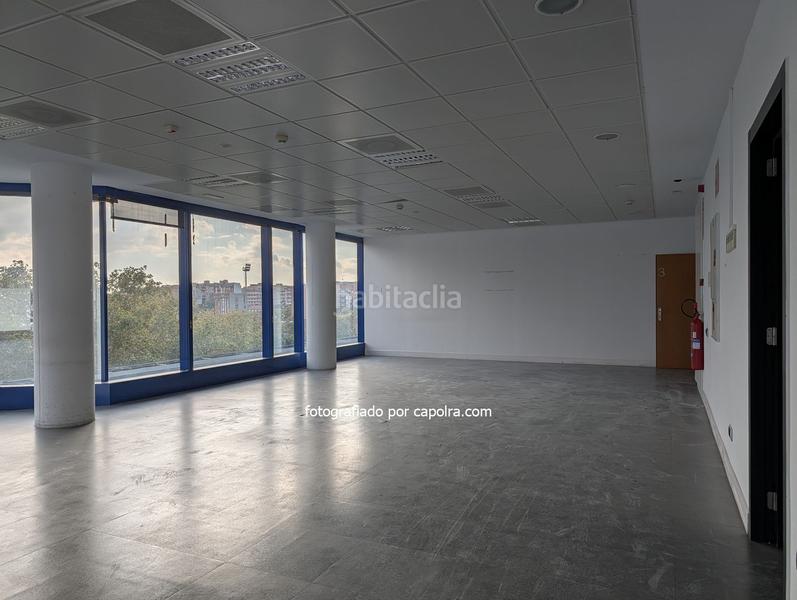 Foto 36867ff8-4ca5-4a26-84c3-ff7dbc94e542. Bureau dans dels vents 9 dans Montigalà Badalona