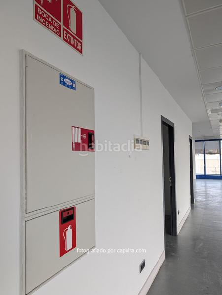 Foto 4923b998-4dc8-472b-895e-7f12d7e3cf38. Bureau dans dels vents 9 dans Montigalà Badalona