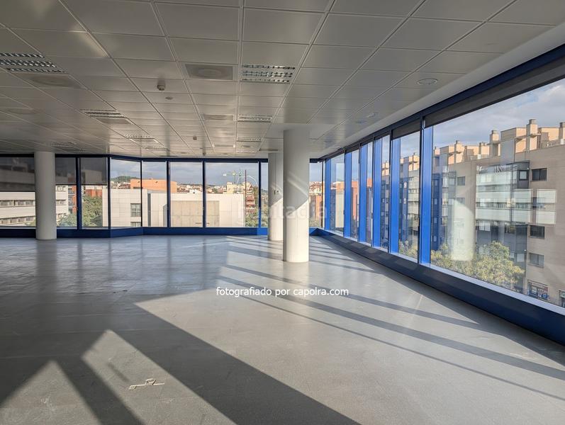 Foto 63efbad0-5ef8-4b4a-9f3a-ac58f8988b67. Bureau dans dels vents 9 dans Montigalà Badalona