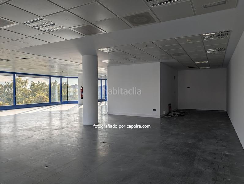 Foto 6d79be2e-5b40-4dcf-8a4c-311aba7b7f90. Bureau dans dels vents 9 dans Montigalà Badalona