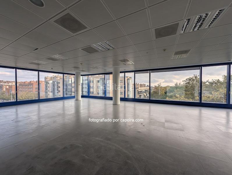 Foto 826ea0b6-581e-4e43-9396-f7f1fe0667a2. Bureau dans dels vents 9 dans Montigalà Badalona