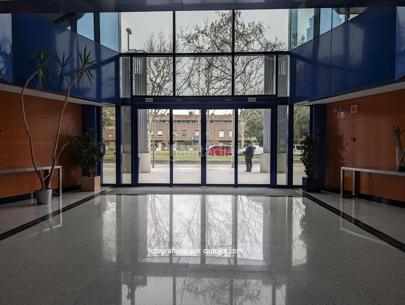 Foto 8285fb21-ca7e-4d27-a458-135ebe577f65. Bureau dans dels vents 9 dans Montigalà Badalona