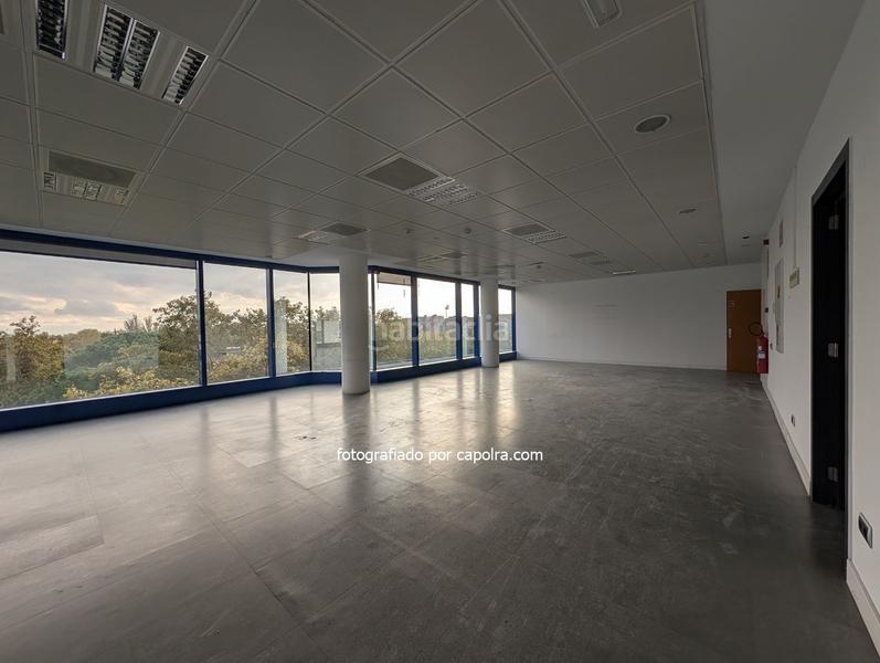 Foto 9b6d5fb6-dea9-4fd0-b780-374a677a978f. Bureau dans dels vents 9 dans Montigalà Badalona