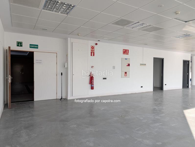 Foto f029732d-ec87-4765-a13a-329102597ec8. Bureau dans dels vents 9 dans Montigalà Badalona