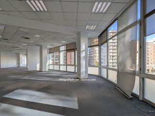 Rent Office space  Llacuna. Oficina en alquiler en glories 22