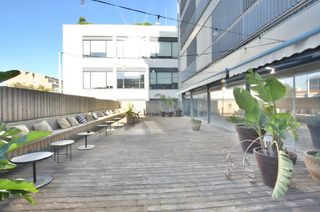 Rent Office space  Badajoz. Oficina en el 22 en edificio reformado