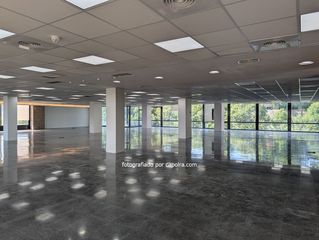 Miete Büro in Rubi 88. Oficina en el edificio can castanyer sant cugat