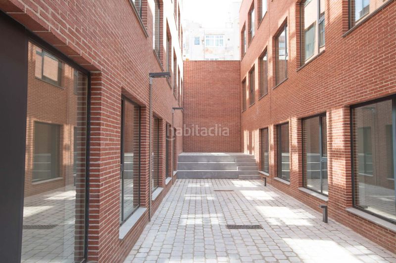 Foto b3bf436e-a0ae-4ffe-a5e7-7adf557f11a9. Lloguer edifici a Poblenou Barcelona
