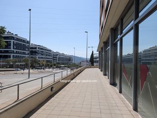 Lloguer Oficina  Blasco de garay. Oficina en planta baja esquinera con mucha visibilidad