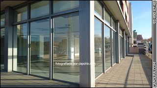 Lloguer Local Comercial a Mas Lluí - Els Miralls. Local comercial a 3 vientos con mucha visibilidad en sant just d