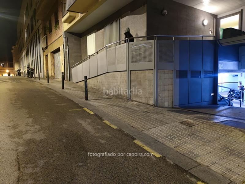 Foto 0e722526-756e-4d1c-9f2e-dc772faa3a64. Parking coche plaza de garaje en venta en la calle repartidor para coche pequeño en Barcelona