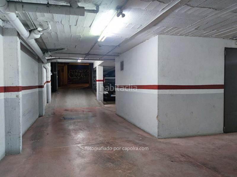 Foto 10fb9091-1605-44ab-95d2-080fc1edbc45. Parking coche plaza de garaje en venta en la calle repartidor para coche pequeño en Barcelona