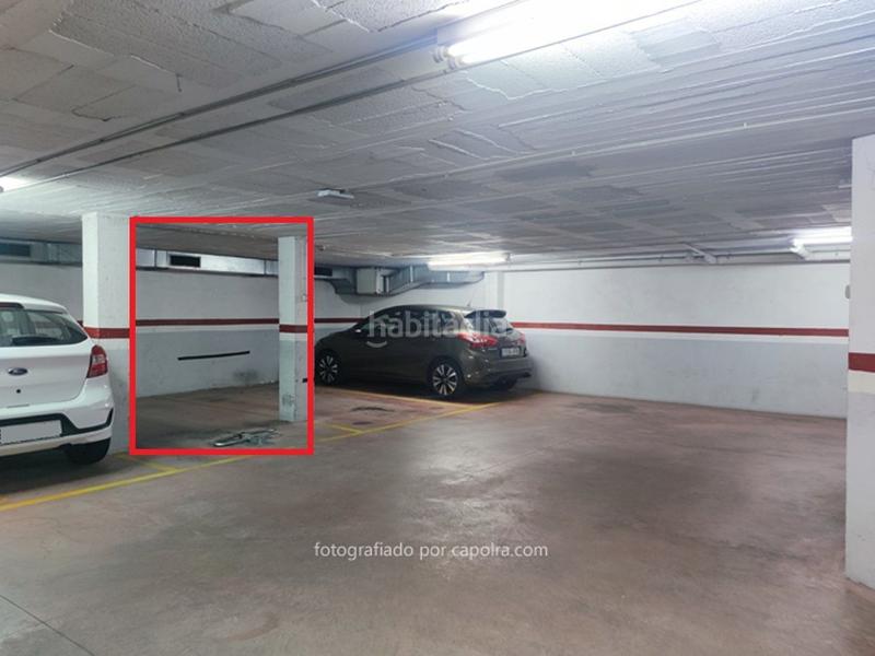 Foto 51690880-ac6c-482e-a5f0-8ba468d20c0c. Parking coche plaza de garaje en venta en la calle repartidor para coche pequeño en Barcelona