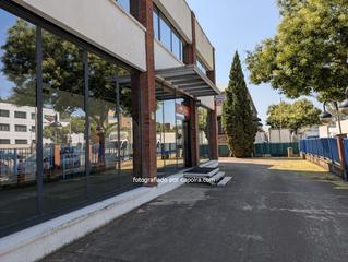 Industrial building in Avinguda de barcelona 256. Nave industrial independiente con garaje y jardín privado