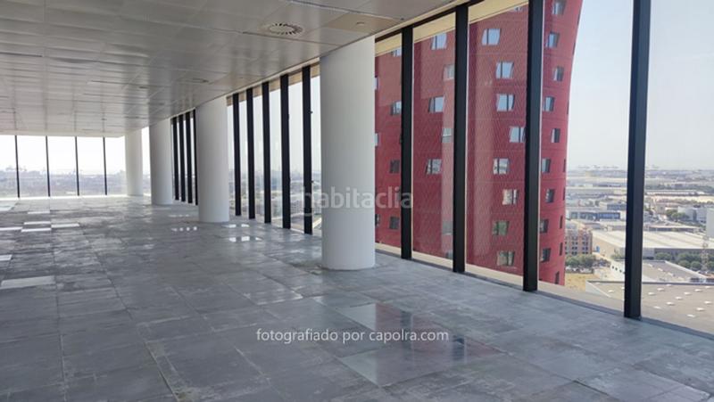 Foto 7cc85686-3d64-4ec2-bce1-931f5273d0e6. Rent office space with heating in Santa Eulàlia Hospitalet de Llobregat (L´)