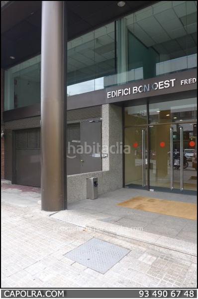 Foto 62d33b82-aeb3-4e24-9c8e-1b54e9f31130. Location bureau dans frederic mompou 3 dans Centre Sant Just Desvern