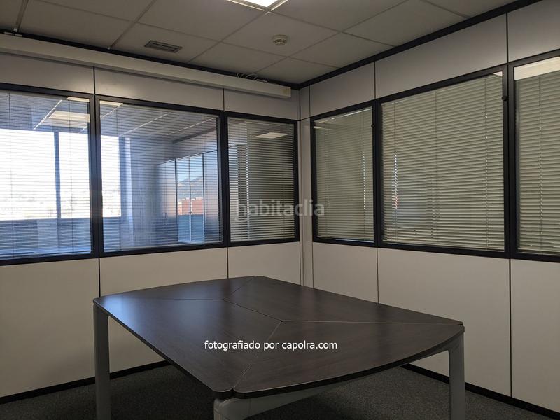Foto dd8a7d4f-1e91-4b06-8f51-edf33e66e4dc. Location bureau dans frederic mompou 3 dans Centre Sant Just Desvern