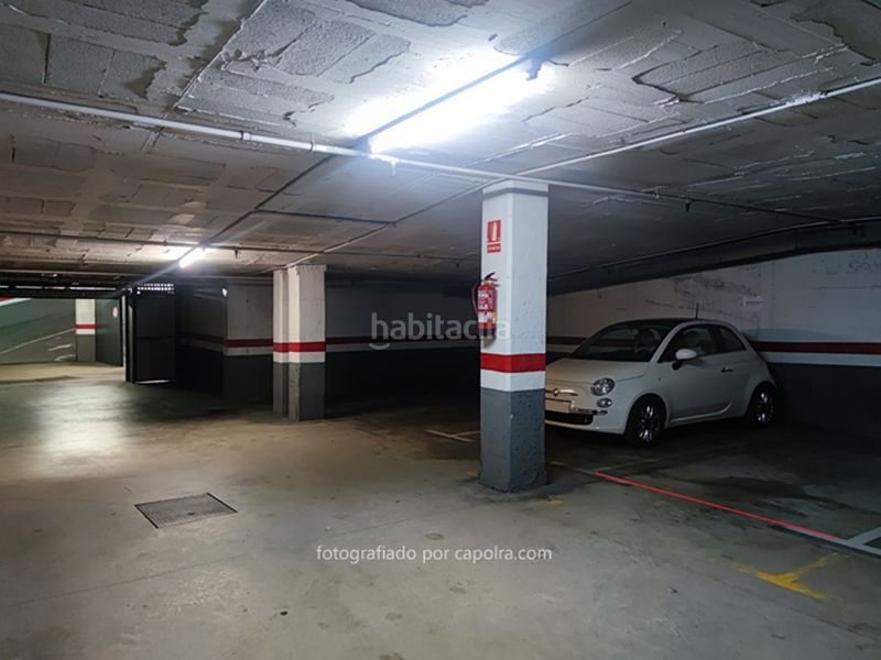 Foto cb289d73-d7f7-4e8d-8e9e-560e5bff1812. Aparcament cotxe a Barri de les Corts Barcelona