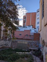 Terreny residencial en Jaume pinent 57. Solar en venta en barcelona (roquetes) para vivienda plurifamili