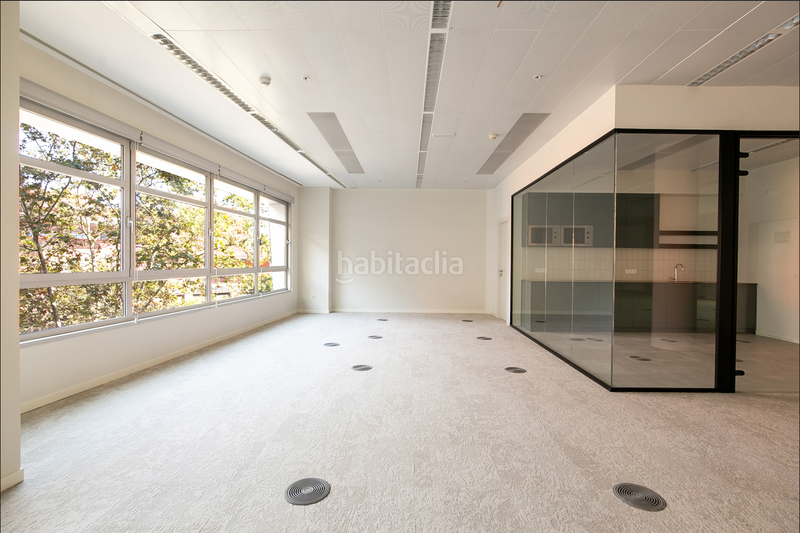 Foto 168d74f9-e3a8-48ec-85b6-edee85cd772a. Rent office space with heating in El Parc i la Llacuna del Poblenou Barcelona