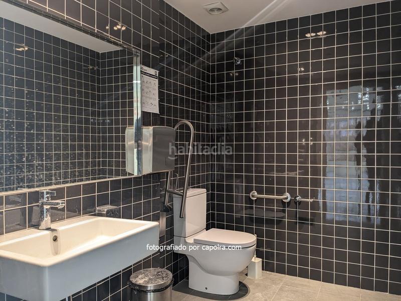 Foto c5d7b6a6-d6d0-4555-92f1-66b90b09ea22. Location bureau avec chauffage dans Barri de les Corts Barcelona