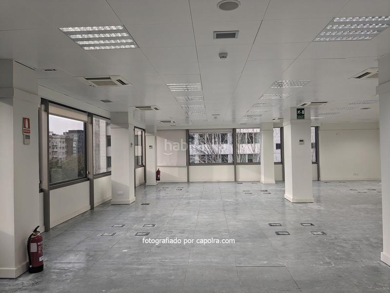 Foto d64f267b-3ba0-45e6-841f-911a8a53856d. Location bureau avec chauffage dans Barri de les Corts Barcelona