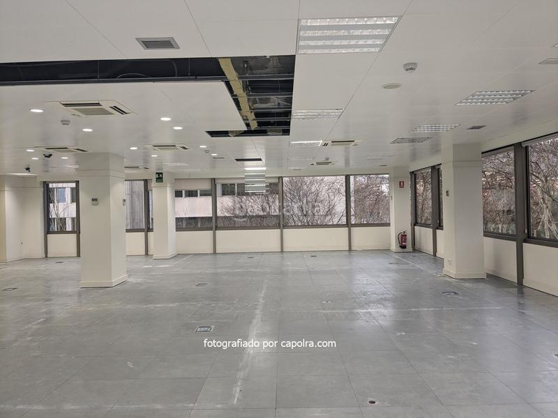 Foto 7f8703fb-b47a-44be-bcb6-e93bc600fd31. Rent office space with heating in Barri de les Corts Barcelona