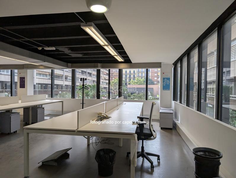 Foto 1d4fa731-b198-424c-b2d0-36ba0e67c382. Bureau avec chauffage dans La Nova Esquerra de l´Eixample Barcelona