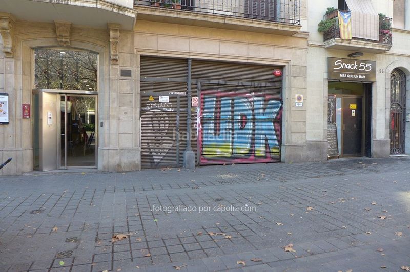 Foto fbce8f91-b534-467f-9ad6-d7af2d817612. Aparcament cotxe a Dreta de l´Eixample Barcelona