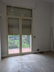 Rent Office space  Plaça francesc macia. Oficina en plaça francesc macià
