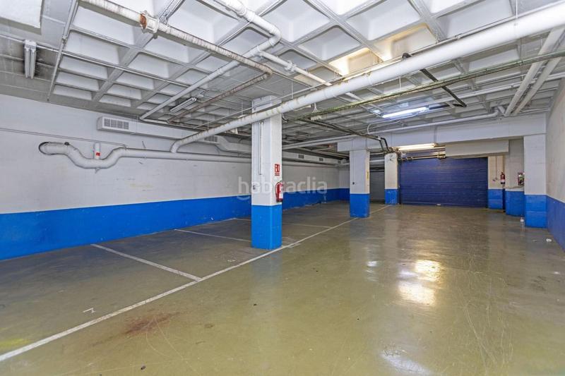 Foto 4740d84c-bca3-4ff0-a0d3-064e90218bdb. Alquiler local comercial  con gran fachada en Sants en Barcelona