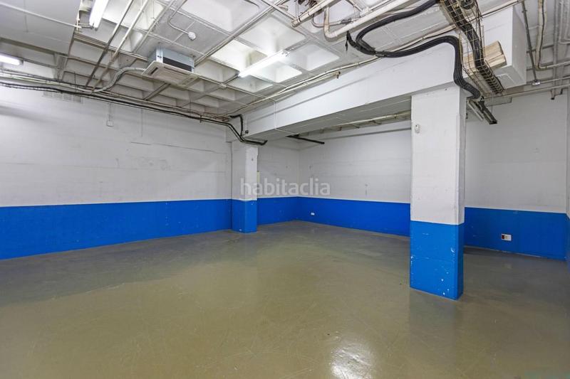 Foto 9deba40e-0a00-4ae2-94f6-0de402b367d5. Alquiler local comercial  con gran fachada en Sants en Barcelona