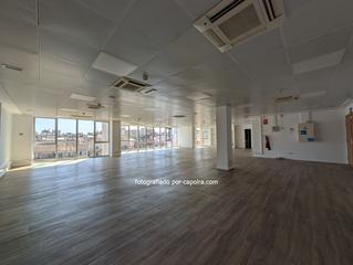 Rent Office space  Gran via cortes catalanes. Oficina en alquiler al lado de plaça tetuan